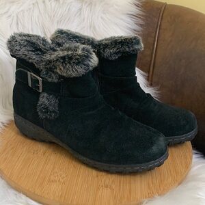 Khombu | Black Suede Zipper Lindsey All Weather Rubber Sole SlipOn Boots 9